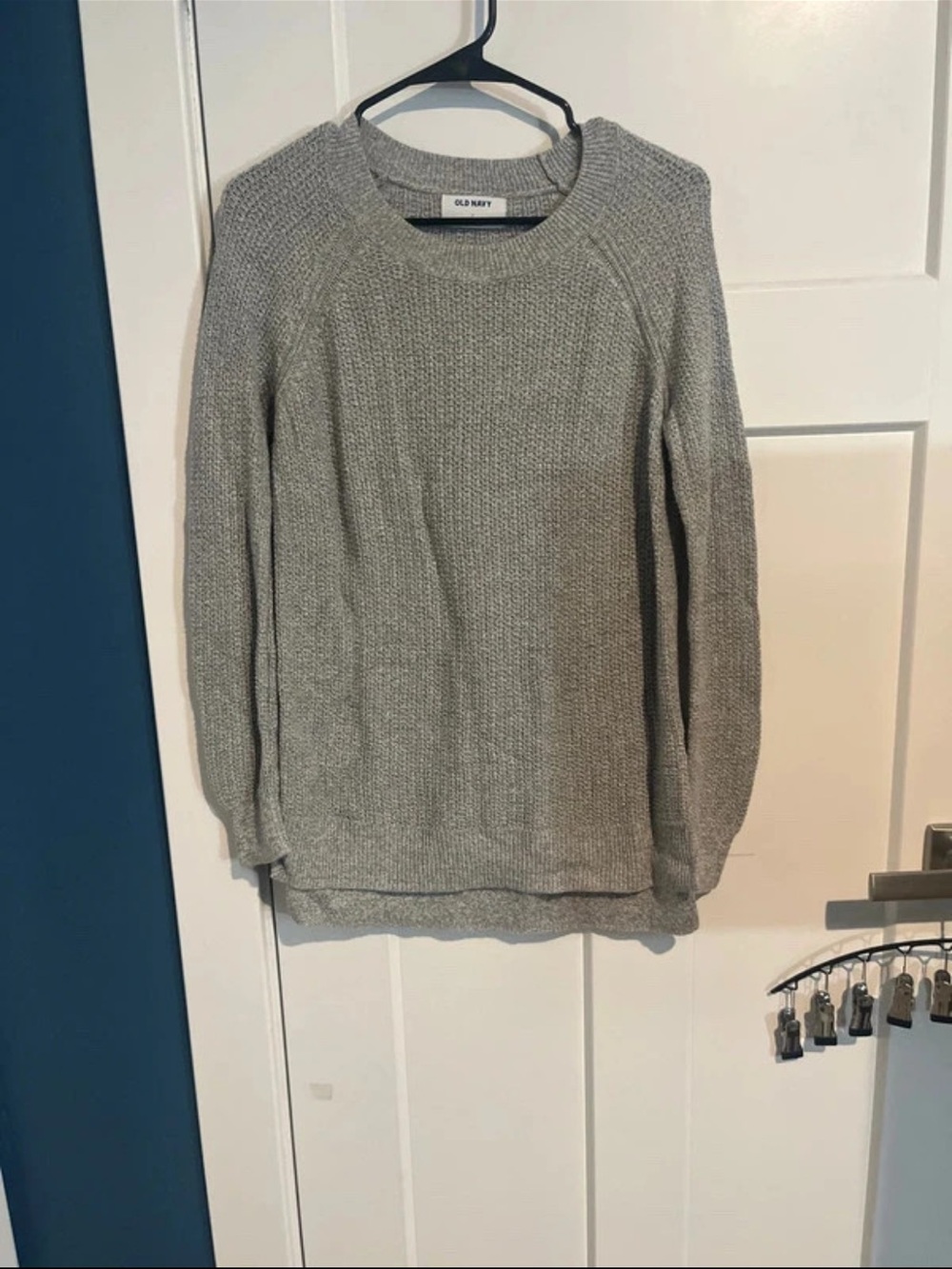 Old Navy Light Gray Crewneck Pullover Sweater